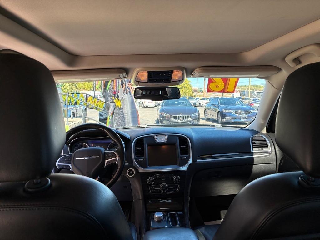 Chrysler 300  2016