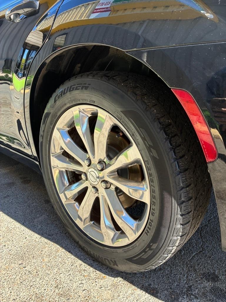 Chrysler 300  2016