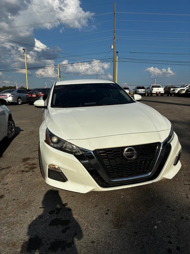 Nissan Altima  2021