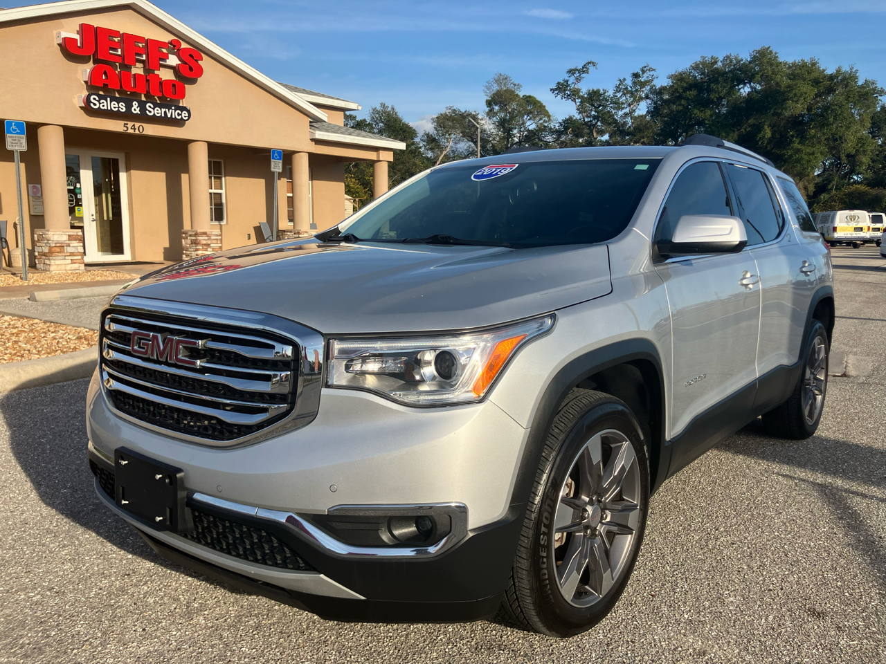 2019 GMC Acadia SLT-2's photo