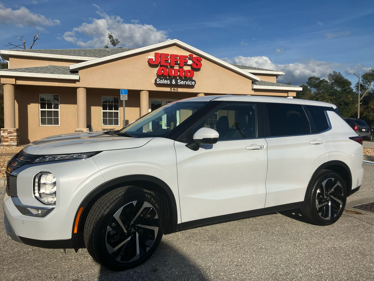 Mitsubishi Outlander SE 2WD 2024