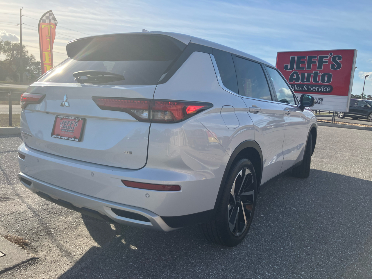 Mitsubishi Outlander SE 2WD 2024