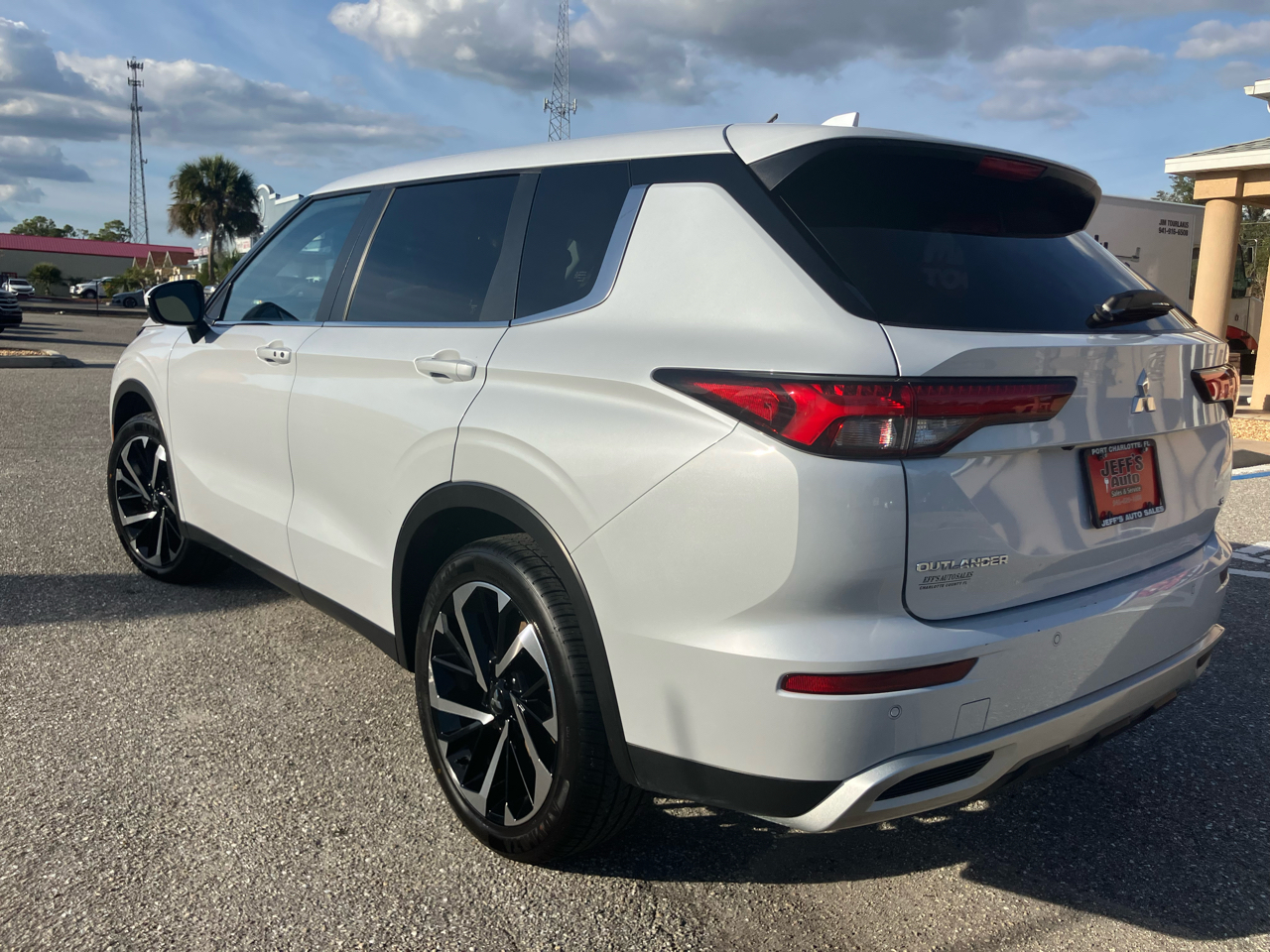 Mitsubishi Outlander SE 2WD 2024