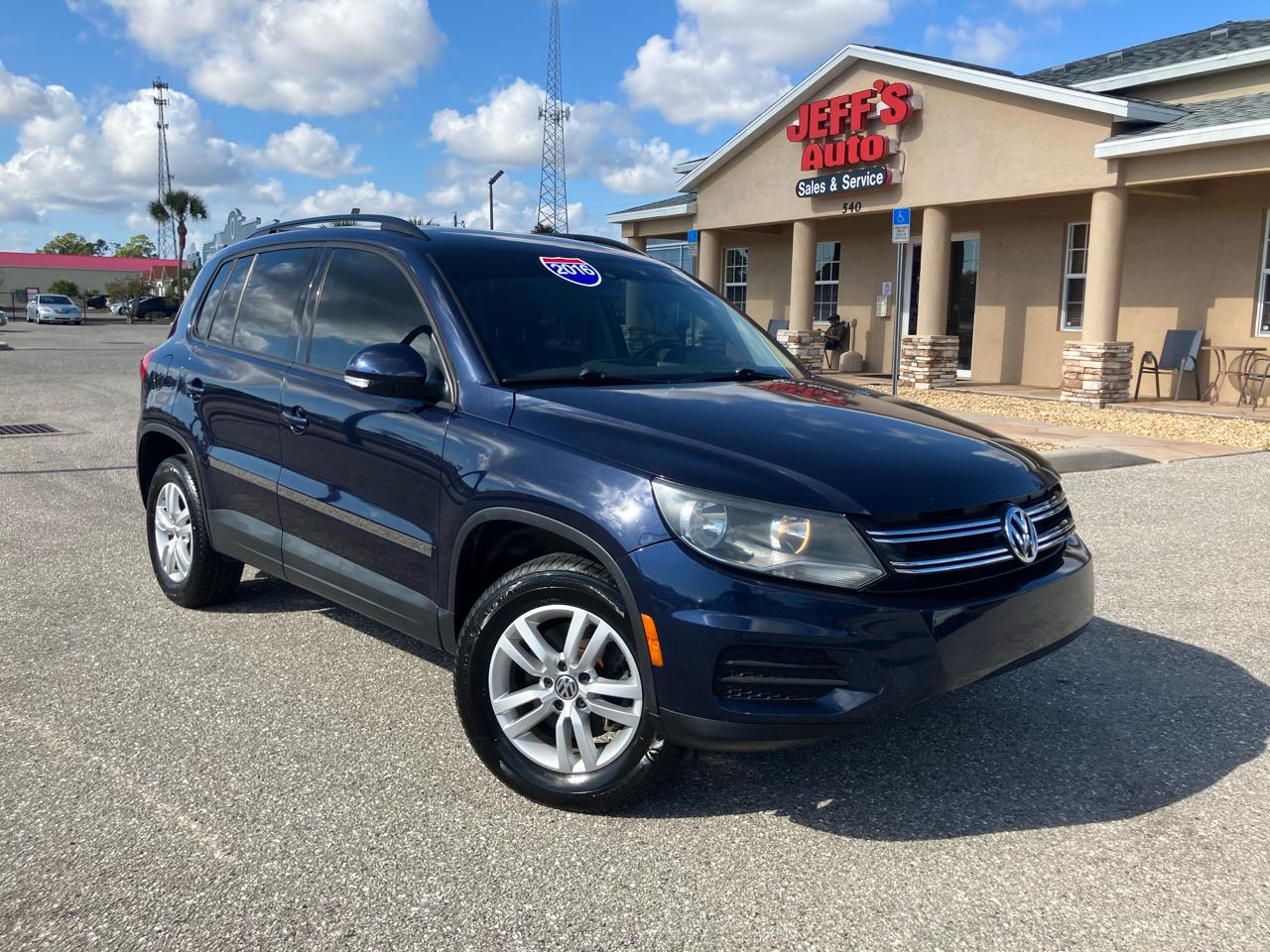 Volkswagen Tiguan S 2016