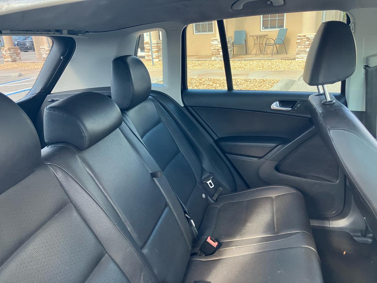 Volkswagen Tiguan S 2016