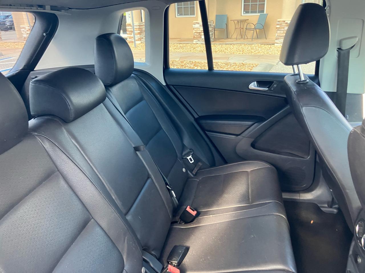 Volkswagen Tiguan S 2016