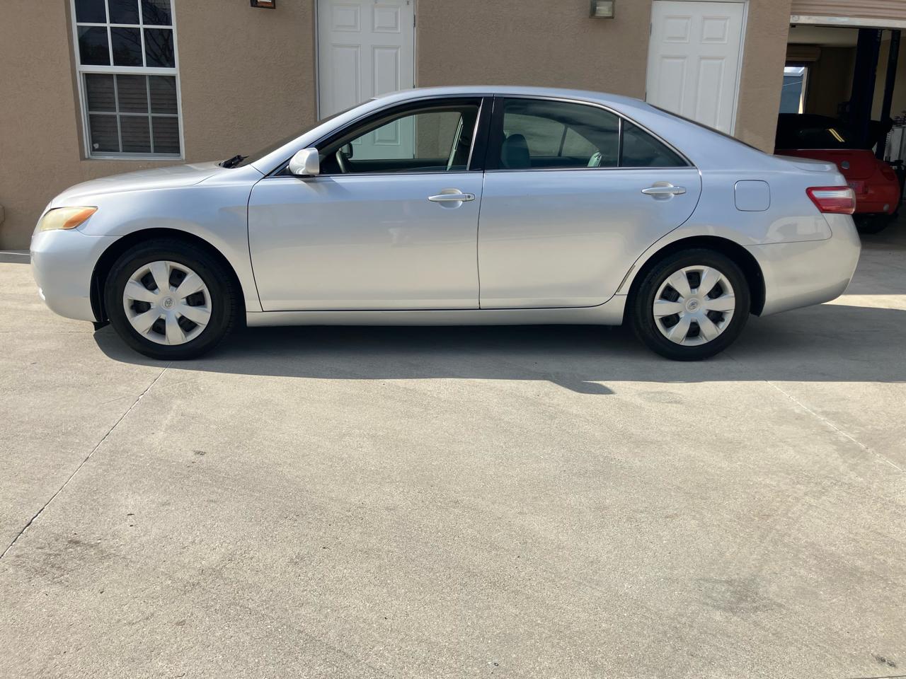 Toyota Camry SE 5-Spd AT 2009