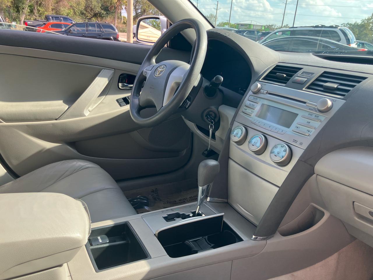 Toyota Camry SE 5-Spd AT 2009