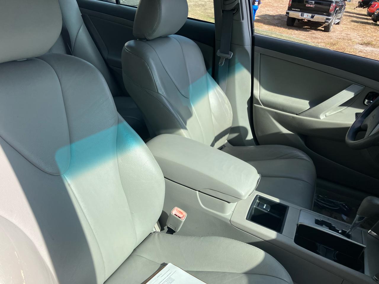 Toyota Camry SE 5-Spd AT 2009