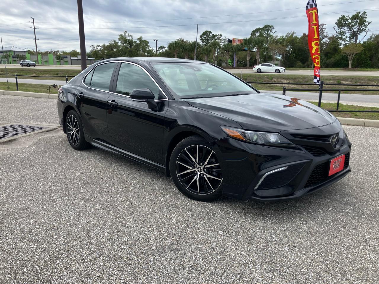 Toyota Camry SE 2024