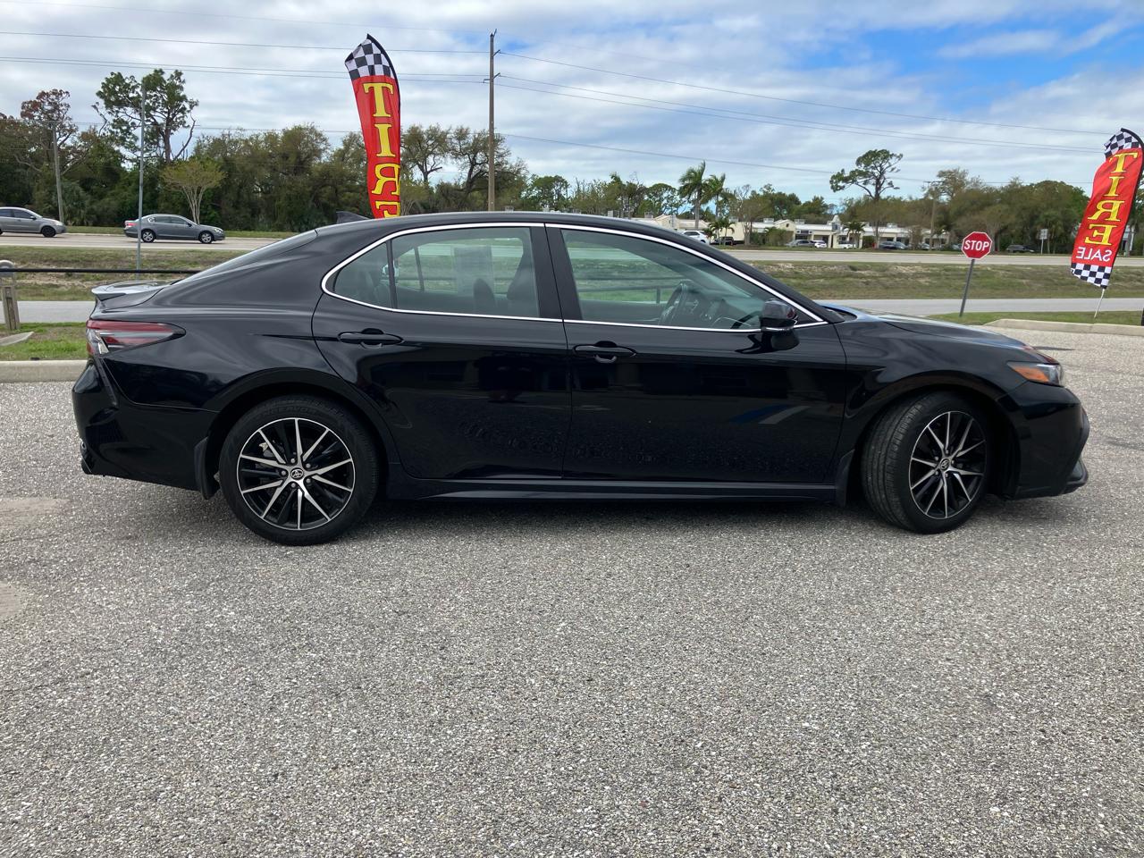 Toyota Camry SE 2024