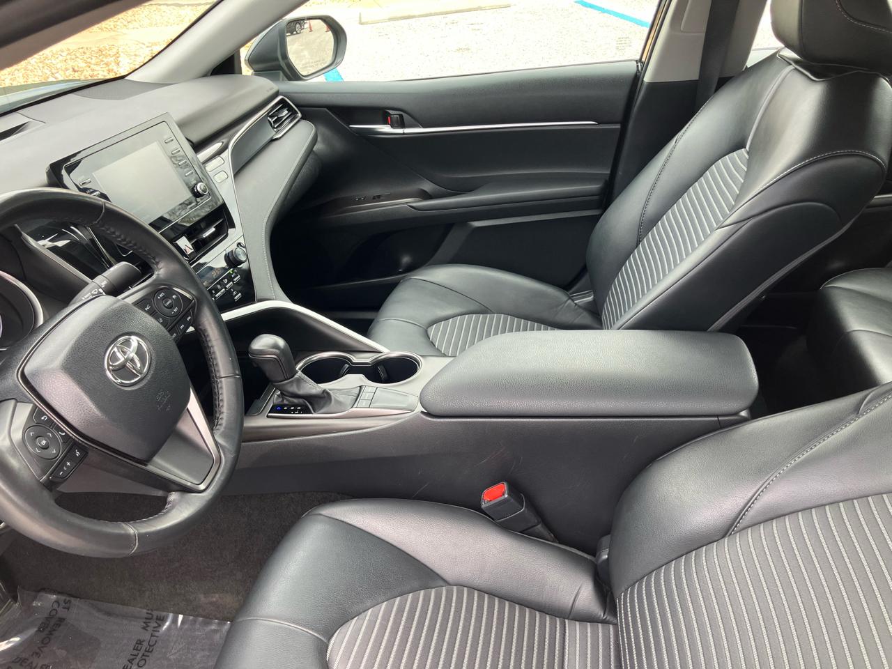 Toyota Camry SE 2024