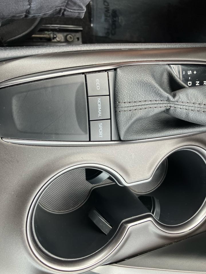 Toyota Camry SE 2024