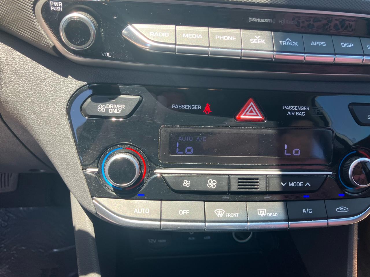 Hyundai Ioniq Hybrid Blue 2019