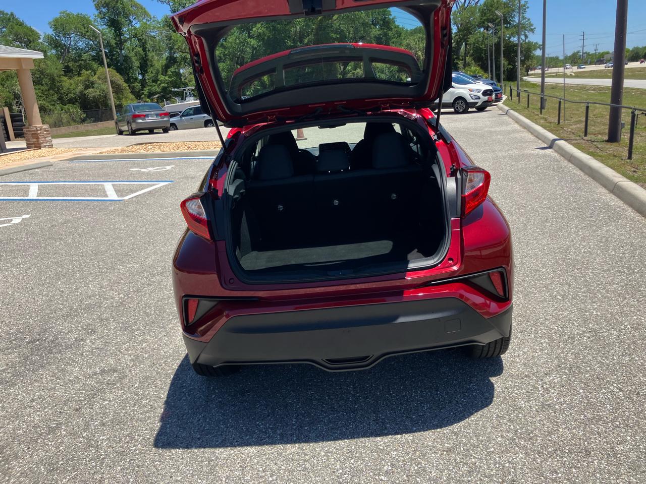 Toyota C-HR LE 2019