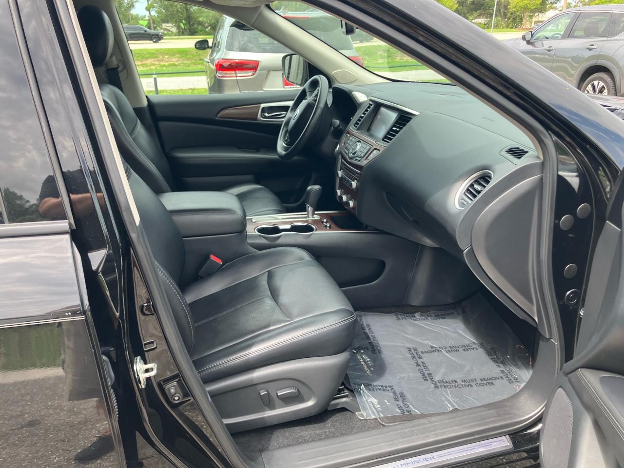 Nissan Pathfinder Platinum 2WD 2019