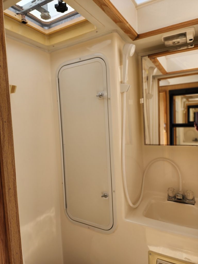 Dodge Ram 3500 ST Quad Cab 8-ft. Bed 2WD 1998 Dodge Ram 3500 ST Quad Cab 8-ft. Bed 2WD 1998