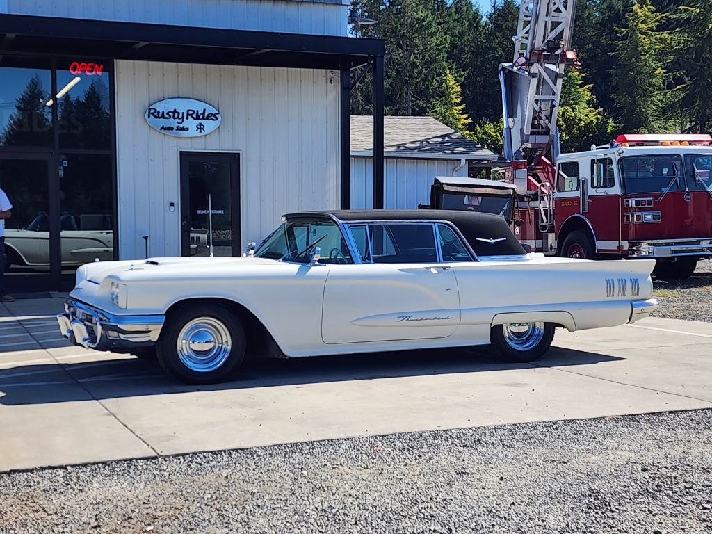 1960 Ford Thunderbird 