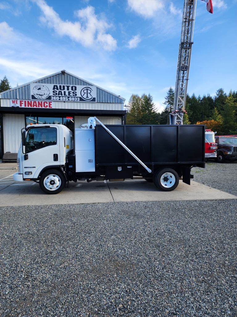 2023 Isuzu Trucks NPR HD 