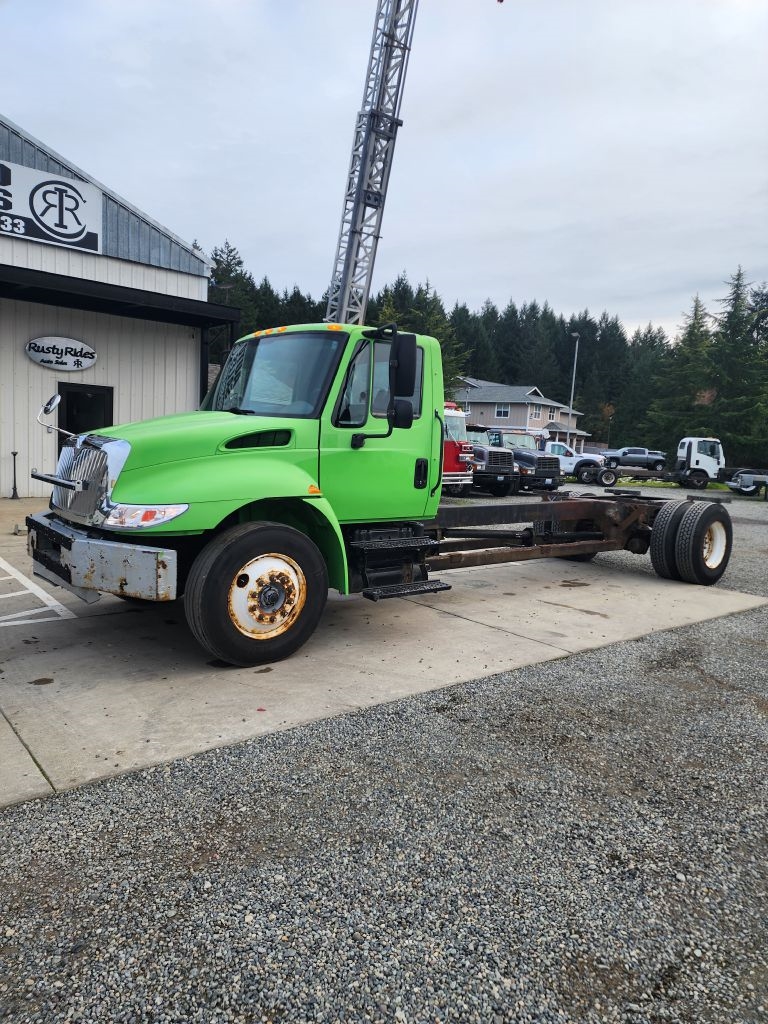 2005 International 4300 