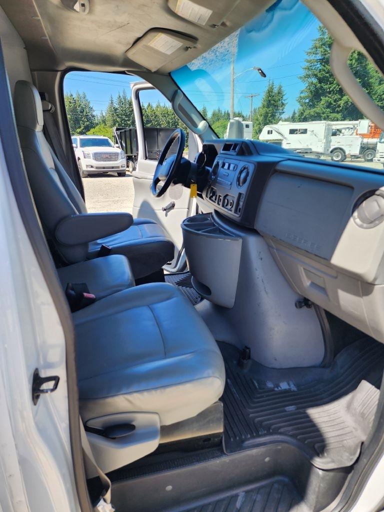 2011 Ford Econoline - Photo 13