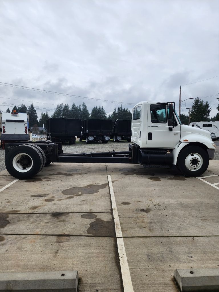 International 4300  2004