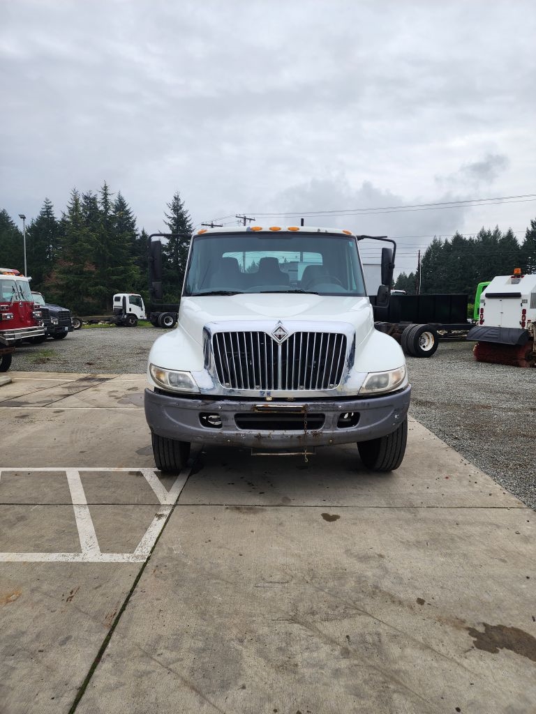 International 4300  2004