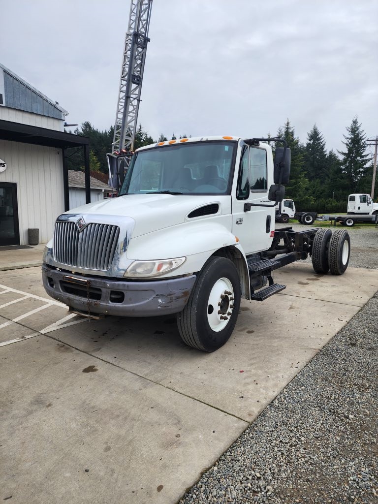 International 4300  2004