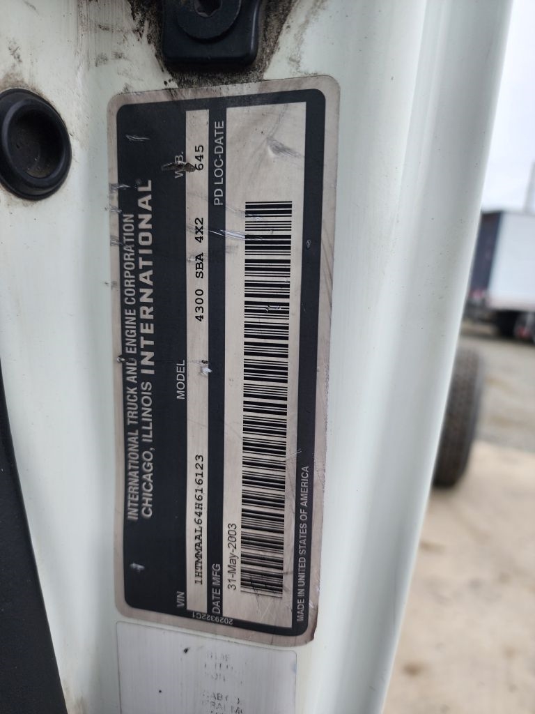 International 4300  2004