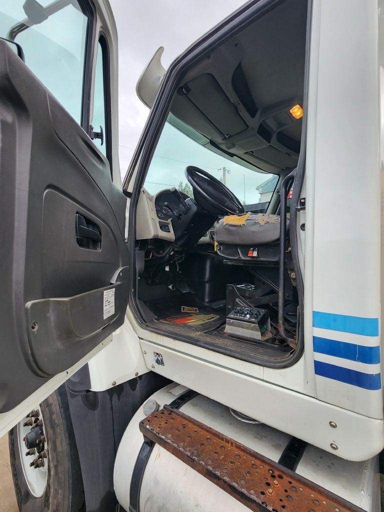 International 7400  2013