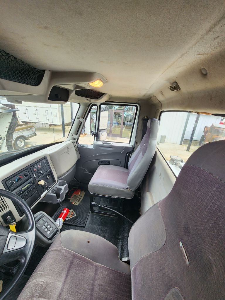 International 7400  2013