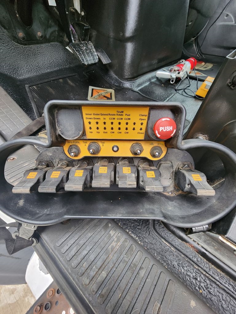 International 7400  2013