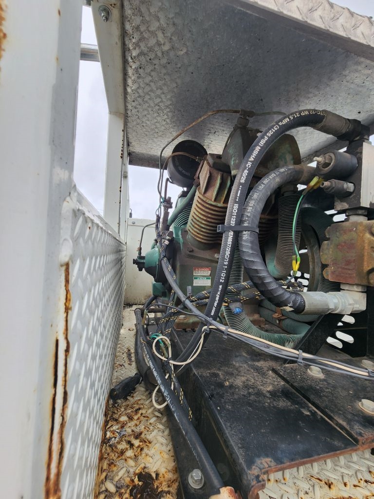 International 7400  2013