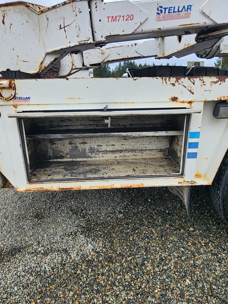 International 7400  2013