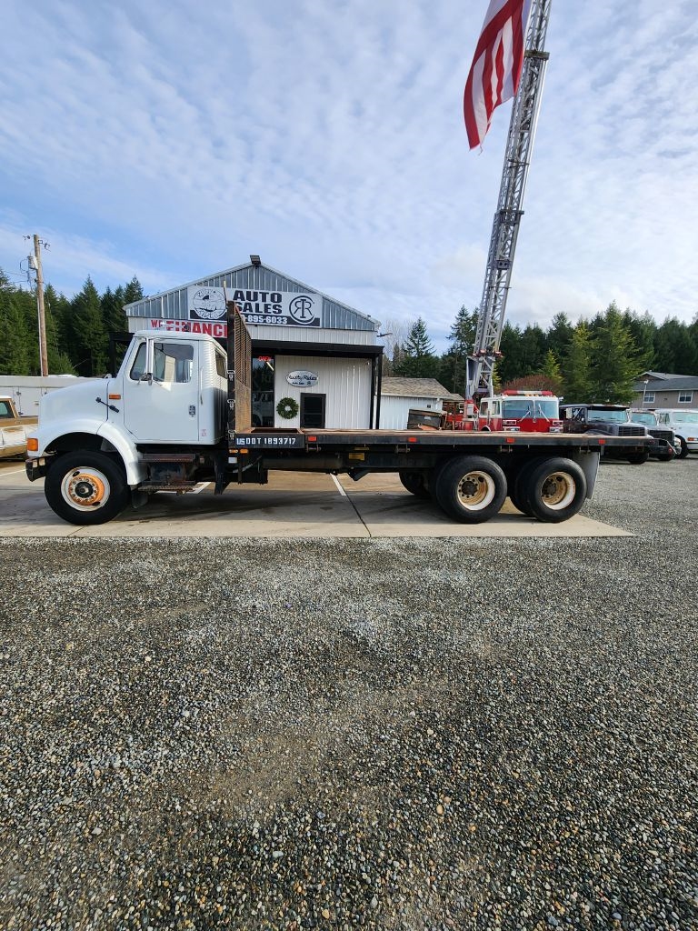 International 8100  1994