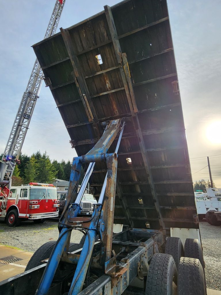 International 8100  1994