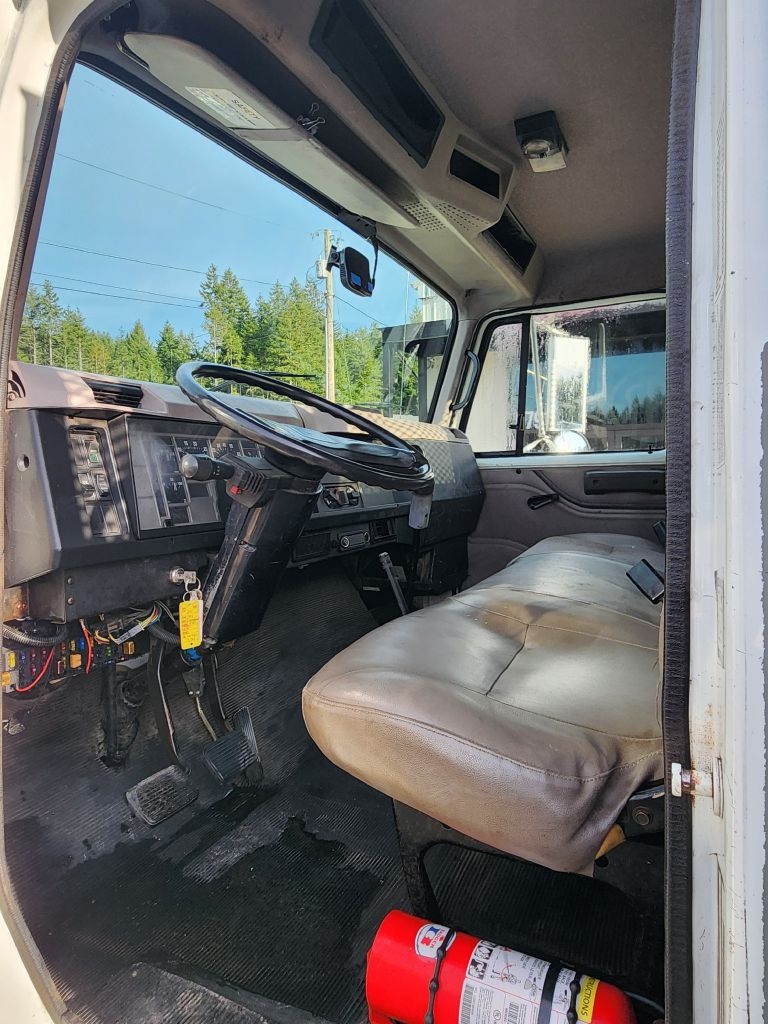 International 4700  1999