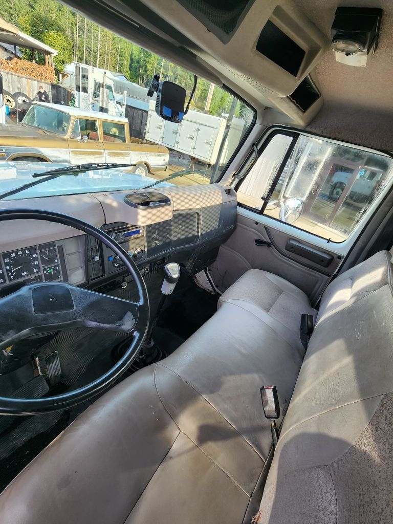 International 4700  1999