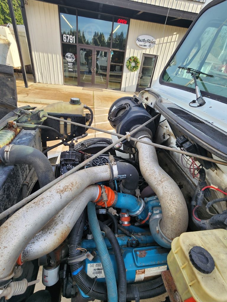 International 4700  1999