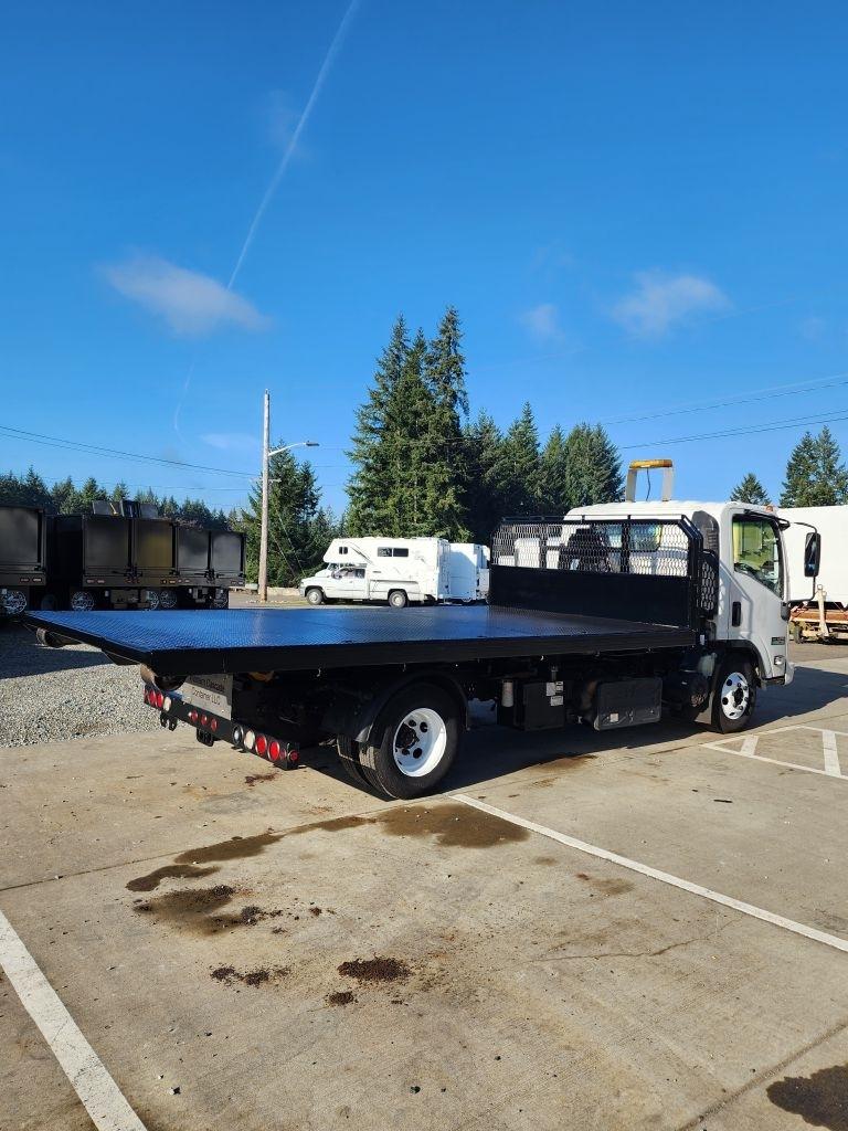 Isuzu NPR  2013