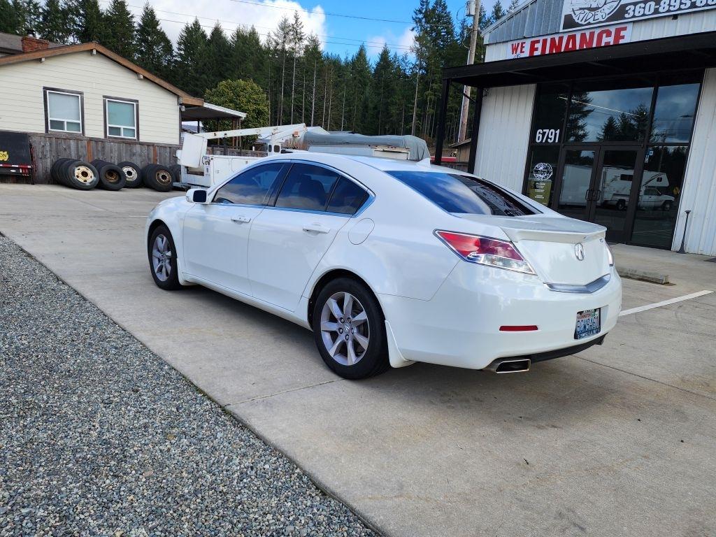 Acura TL 6-Speed AT with Tech Package and 18-In. WP 2013