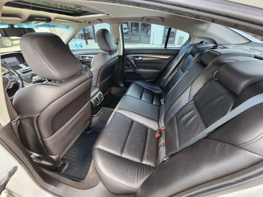 Acura TL 6-Speed AT with Tech Package and 18-In. WP 2013