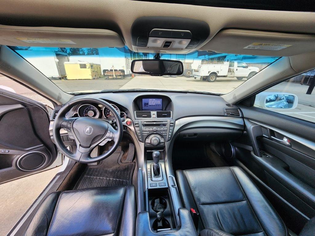 Acura TL 6-Speed AT with Tech Package and 18-In. WP 2013