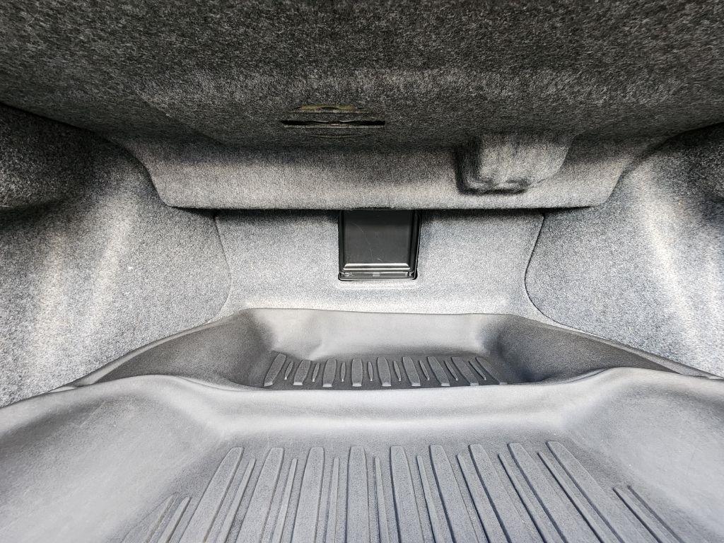 Acura TL 6-Speed AT with Tech Package and 18-In. WP 2013