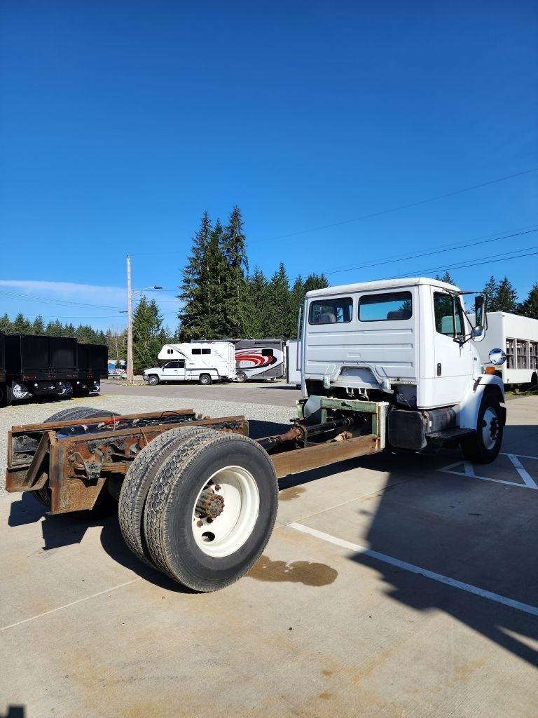 Freightliner FL70  1999