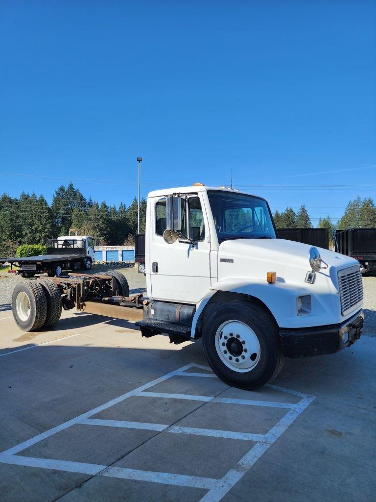 Freightliner FL70  1999