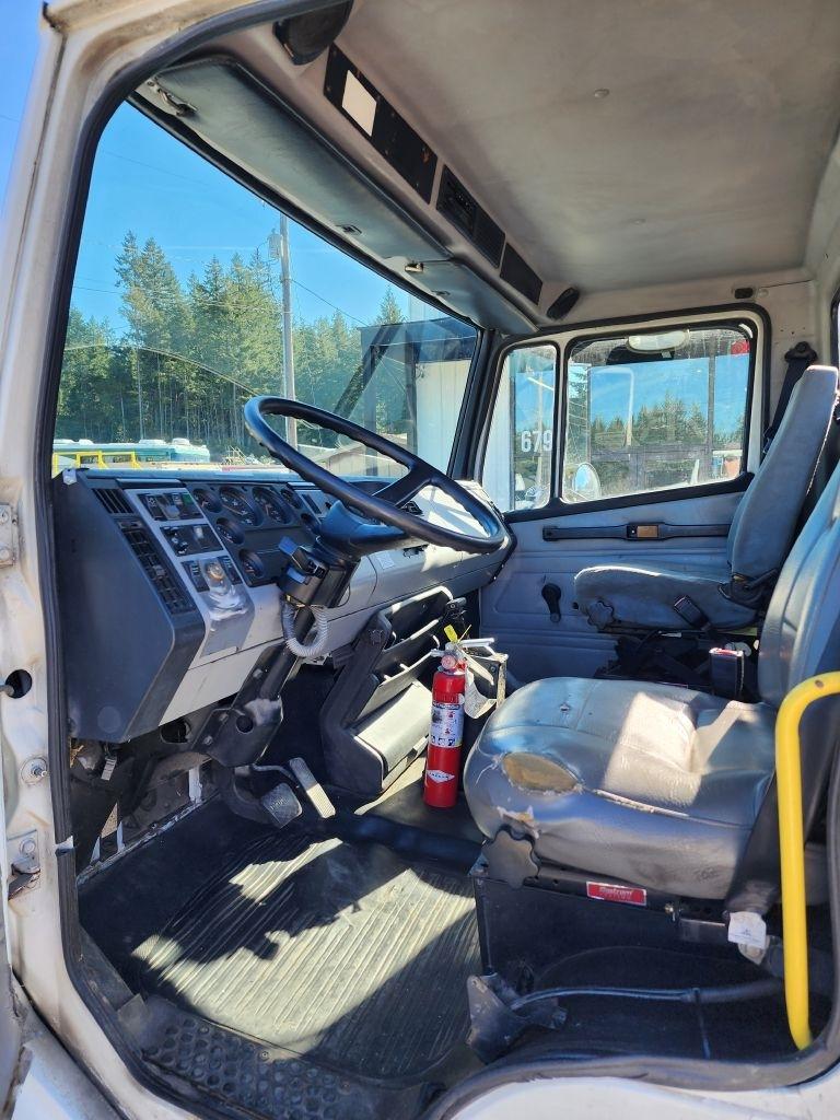 Freightliner FL70  1999