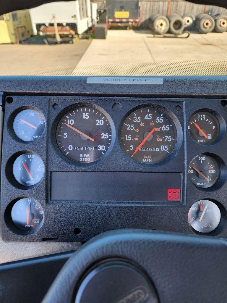 Freightliner FL70  1999