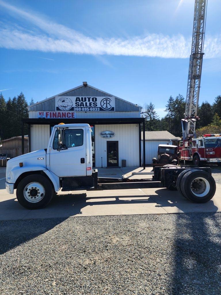 Freightliner FL70  1999