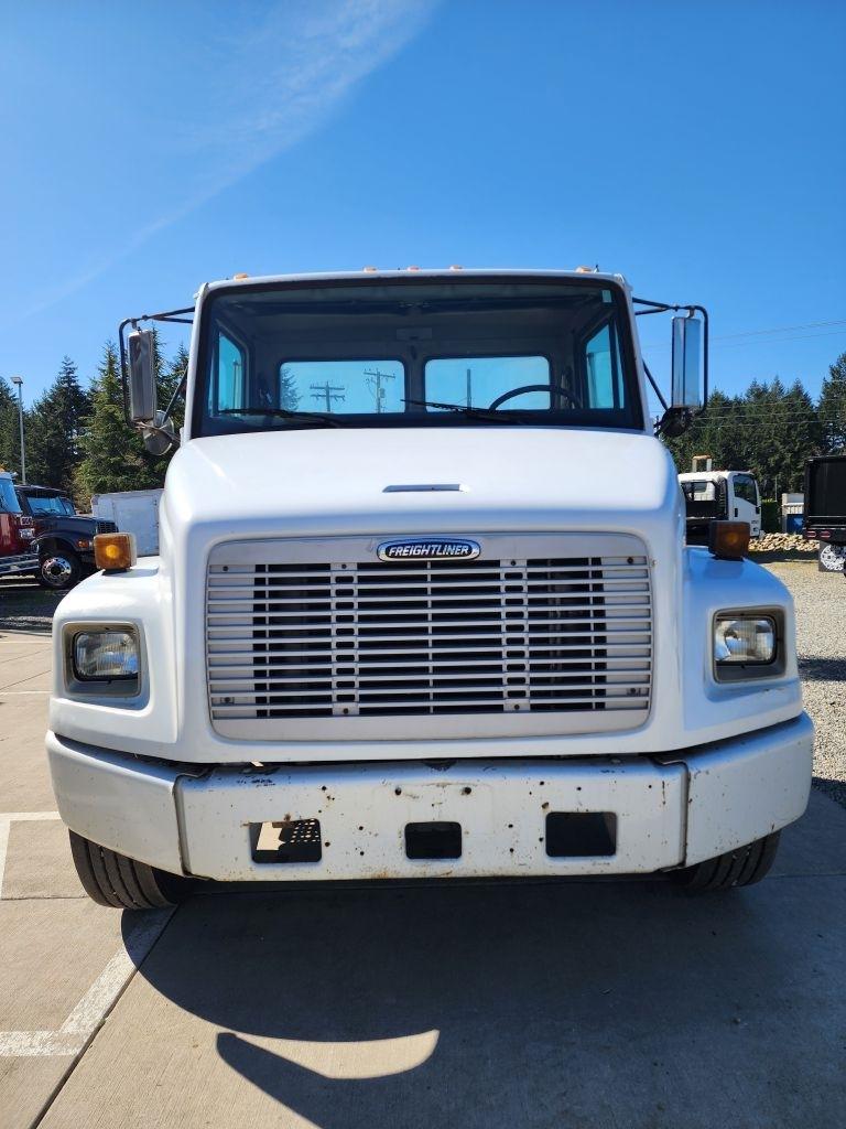 Freightliner FL70  1999